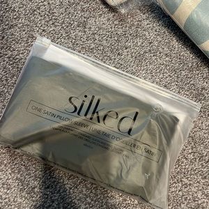 Silked satin pillow sleeve